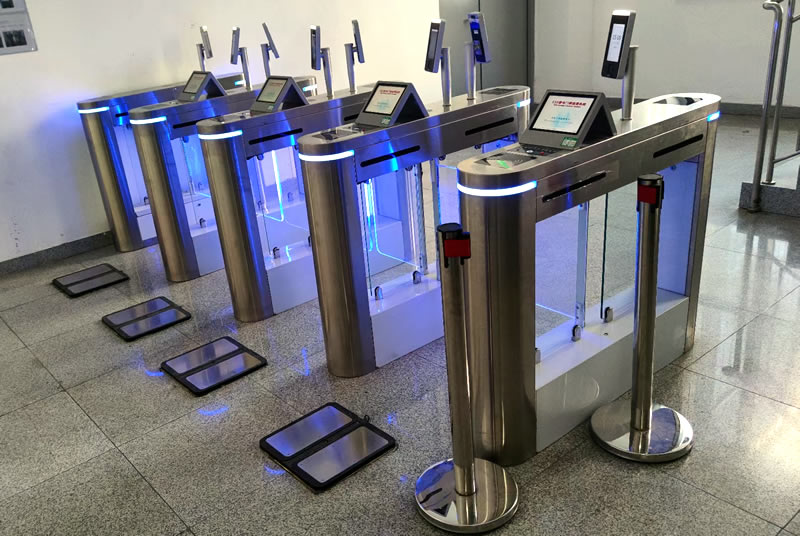 人臉識(shí)別通道閘機(jī)系統(tǒng)圖是什么樣的？